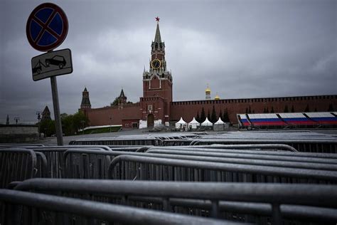 Russia claims Ukraine tried to hit Kremlin; Kyiv denies it